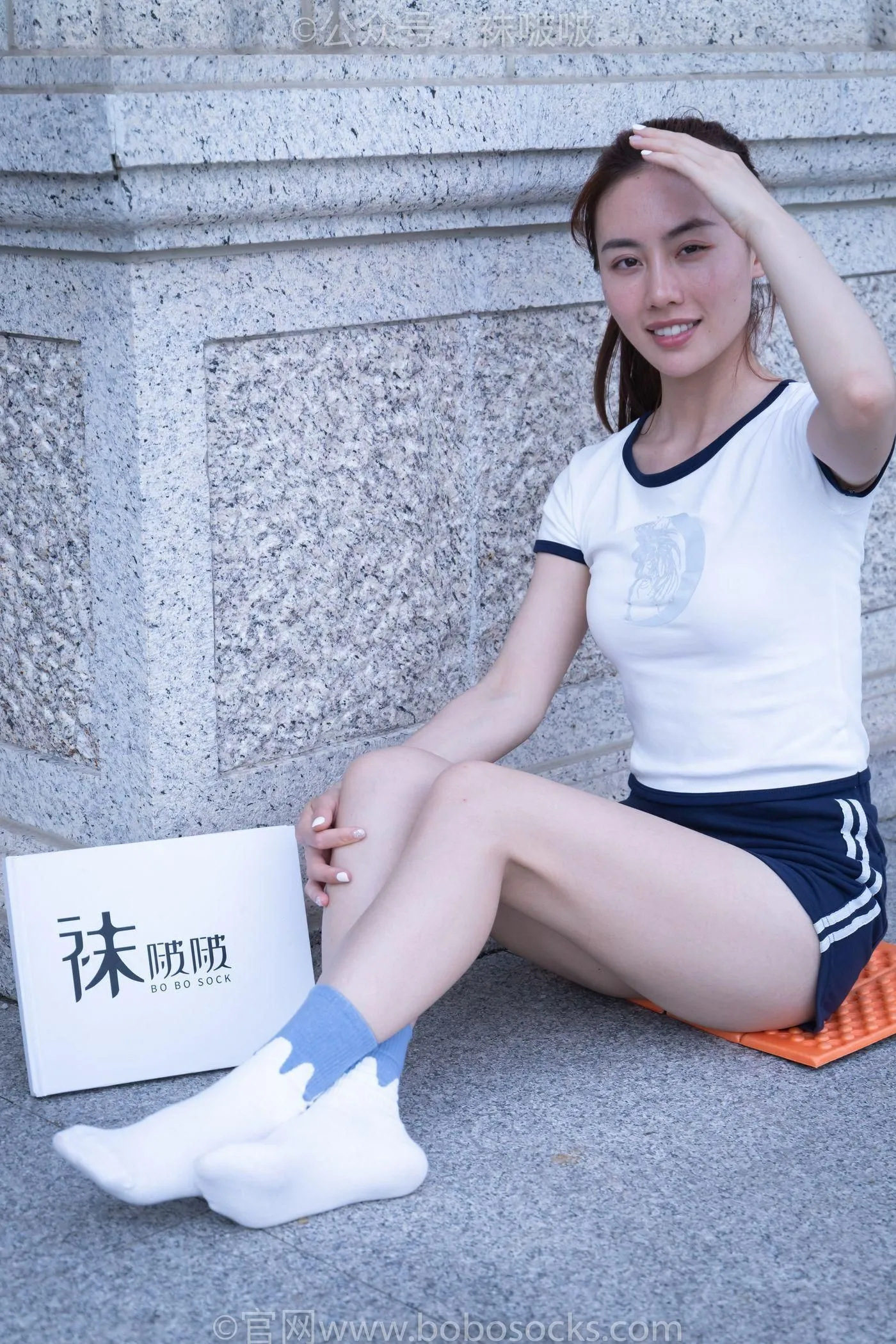 [BoBoSocks袜啵啵]NO.028 小米-运动鞋、白棉袜、裸足 [133P]插图
